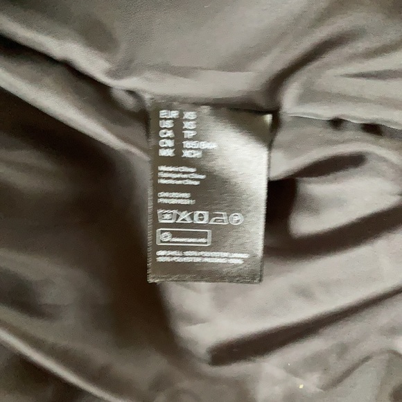 H&M Puffer // Padded Jacket with Hood - Picture 8 of 8